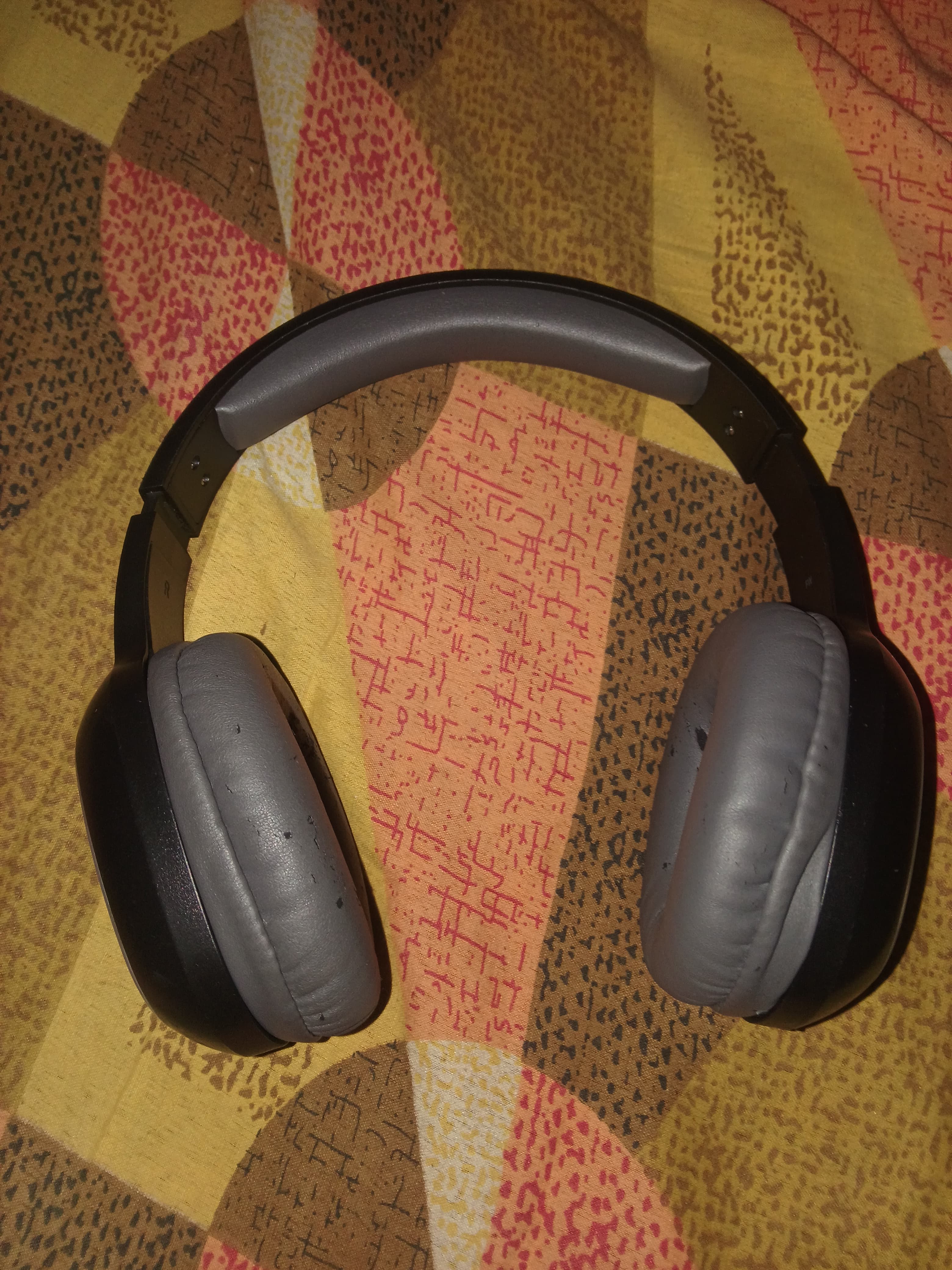 Zebronics wireless headphones - GGV Bazar student marketplace
